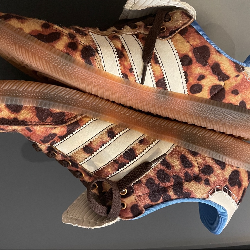 adidas Leopard WALES DONNER Low-Top Sneakers - Brown, White, Blue